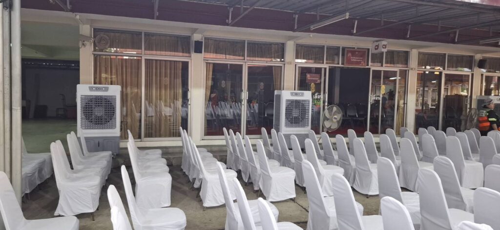 วัดศิริพงษ์ธรรมนิมิต วัชรพล เช่าพัดลมไอเย็นรุ่น MIK-S100ECL จากมาสเตอร์คูล